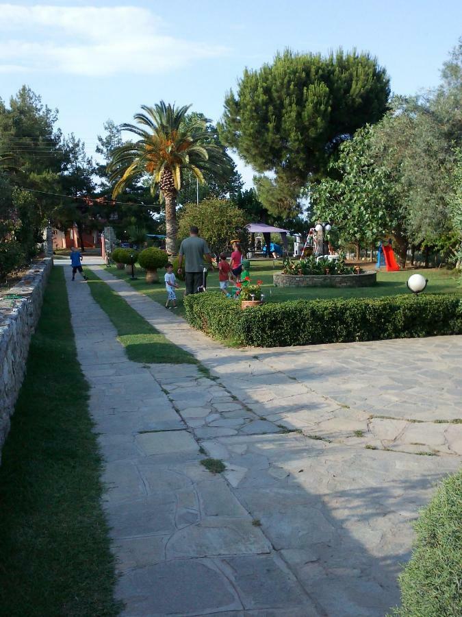 Jenny'S Garden Vourvourou Exterior foto