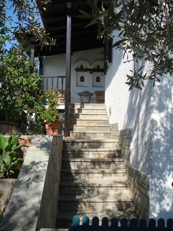 Jenny'S Garden Vourvourou Exterior foto